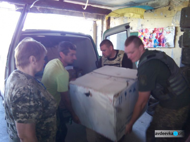 Представители Cimic Avdeevka и известная волонтер привезли военным много полезного (ФОТО)