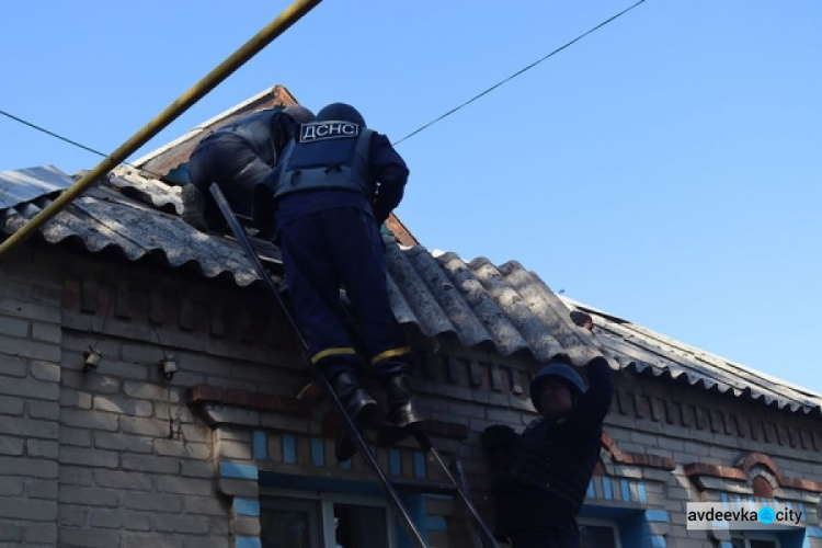 В Авдіївці проінспектували хід відновлювальних робіт на пошкоджених обстрілами об'єктах