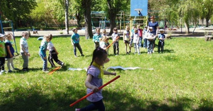 Малыши Авдеевки состязались на природе (ФОТО)