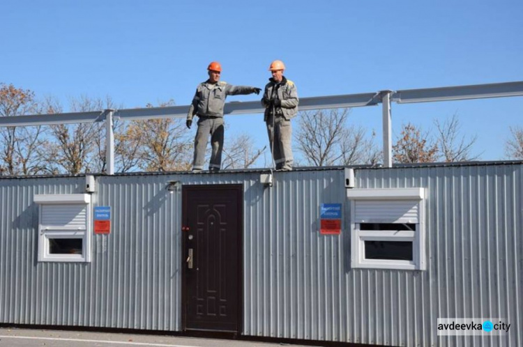 КПВВ "Новотроицкое" переживает "перестройку": движение затруднено, но остается бесперебойным (ФОТО)