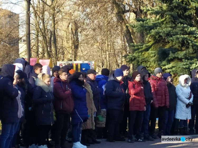 Авдіївка долучилася до відзначення Дня Гідності та Свободи (ФОТО)