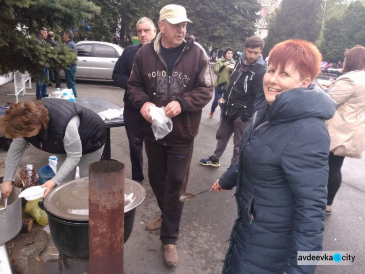 Гостей Фестивалю мистецтв в Авдіївці нагодували безкоштовно та смачно (ФОТО)