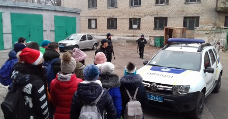 Школьники Авдеевки попали в полицию (ФОТО)