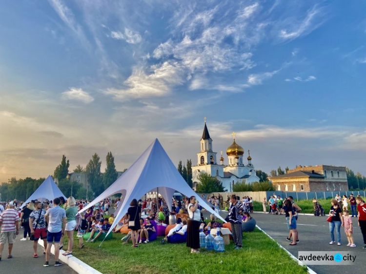 Зірки естради, інтерактивні локації та миттєві фото: як авдіївці святкували День металурга та гірника у 2021 році