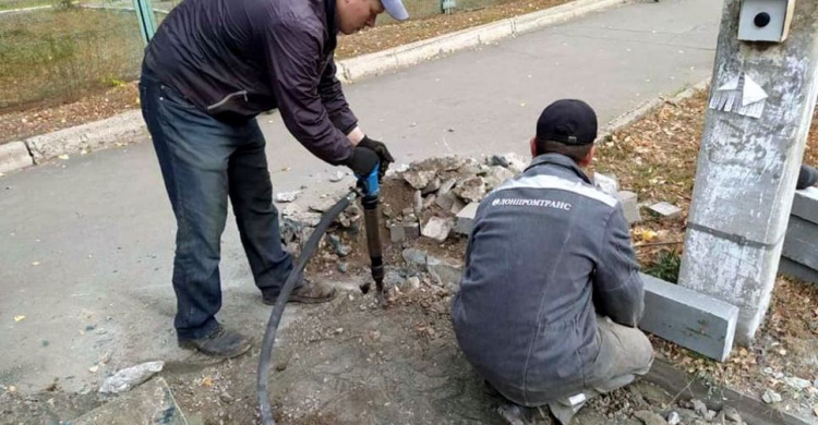 В Авдеевке коммунальщики делают город удобным для маломобильных горожан 