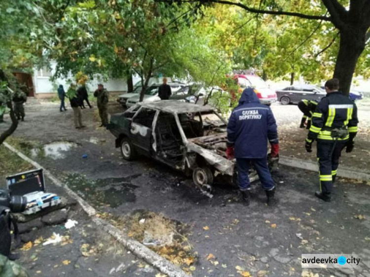 На Донетчине ночью в припаркованной машине сгорел человек