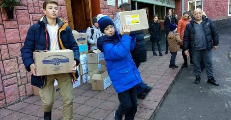 Винницкие школьники собрали подарки воинам АТО и детям из Авдеевки