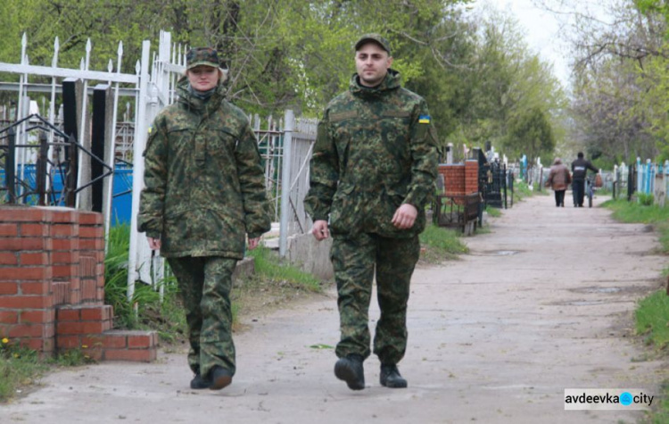 На Донетчине на поминальные дни охранять порядок возле кладбищ выйдут 500 полицейских (ФОТО)