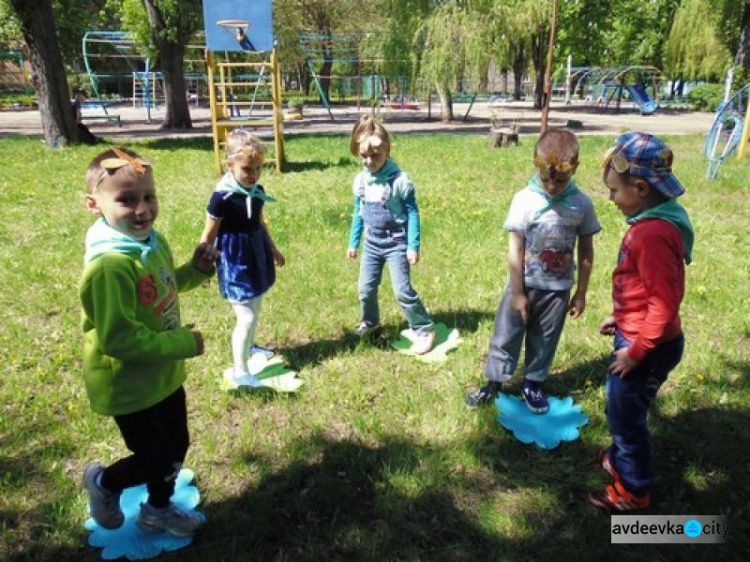 Малыши Авдеевки состязались на природе (ФОТО)