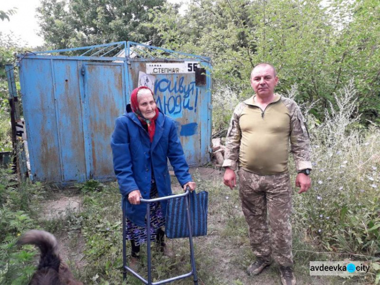 Неделя добрых дел: авдеевские «симики» радовали детей и взрослых (ФОТО)