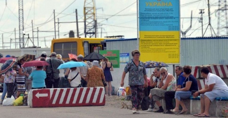 За год донбасские КПВВ убили 50 человек, за этот месяц – уже 8