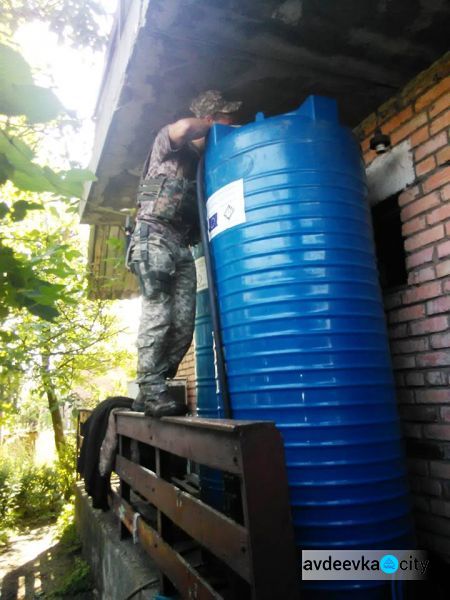 Представители Cimic Avdeevka поддержали жителей Водяного (ФОТО)