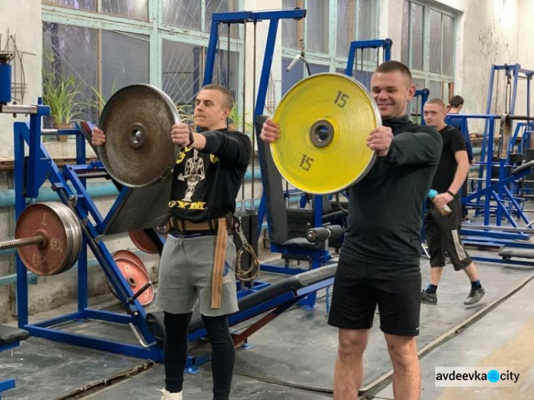 В Авдіївці пройшли спортивно-атлетичні заходи, присвячені святкуванню Масляни