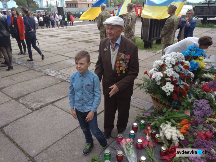 В Авдеевке прошли памятные мероприятия ко  Дню Победы (ФОТОРЕПОРТАЖ)