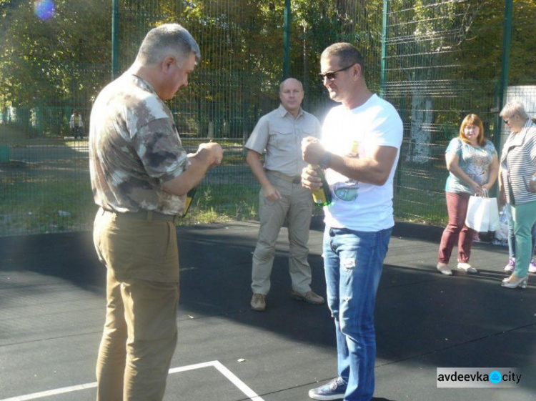 Овации и душ из шампанского: в Авдеевке наградили победителей открытого турнира по большому теннису (ФОТО)