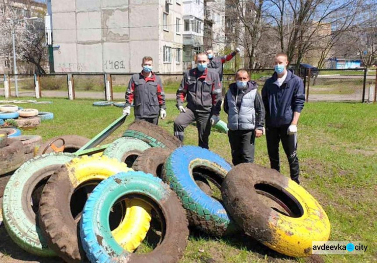 Молодежь АКХЗ навела порядок в «Искорке» (ФОТОФАКТ)