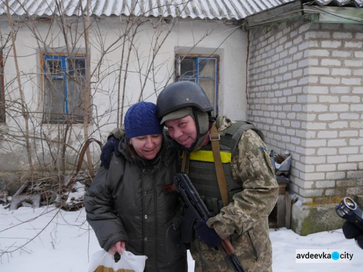  В освобожденные Травневое и Гладосово возвращается цивилизация:  электроснабжение, пенсии и дорога 