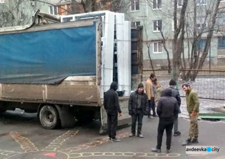 В авдеевском детском саду "Колокольчик" заменят 30 старых окон