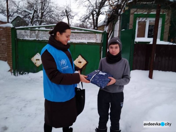 В Авдеевке продолжается подарочный марафон (ФОТО)