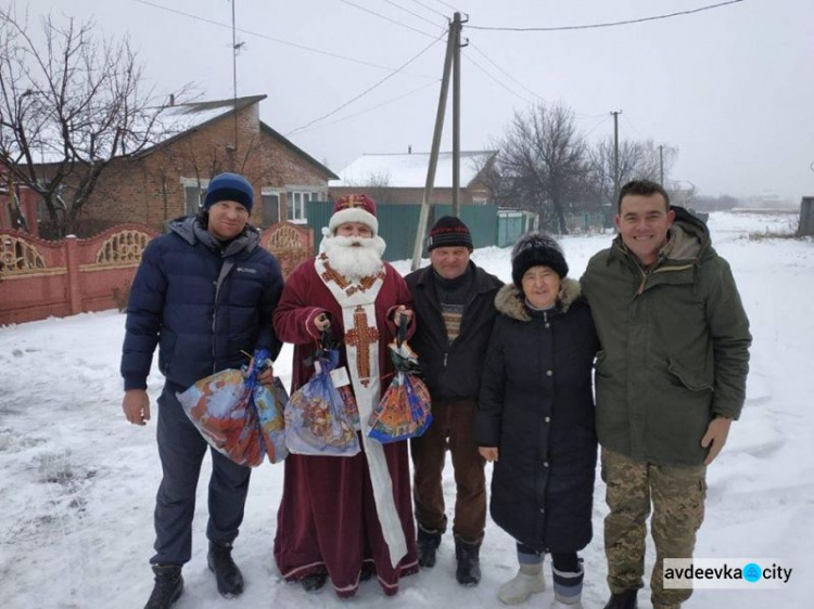 Детям из Авдеевки и еще трех прифронтовых населенных пунктов  устроили новогоднее чудо  (ФОТО)