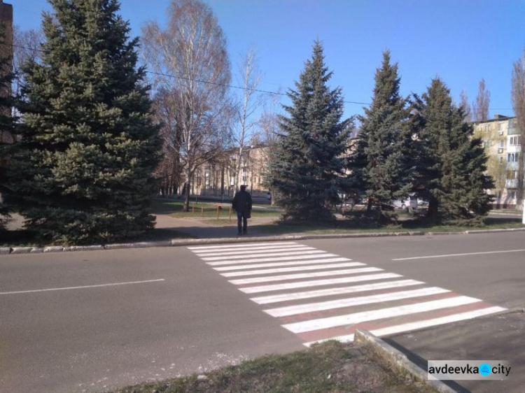 В Авдеевке приступили к разметке дорог (ФОТО)