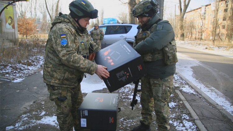 Метінвест передав на Авдіївський напрямок сучасні дрони (ВІДЕО)