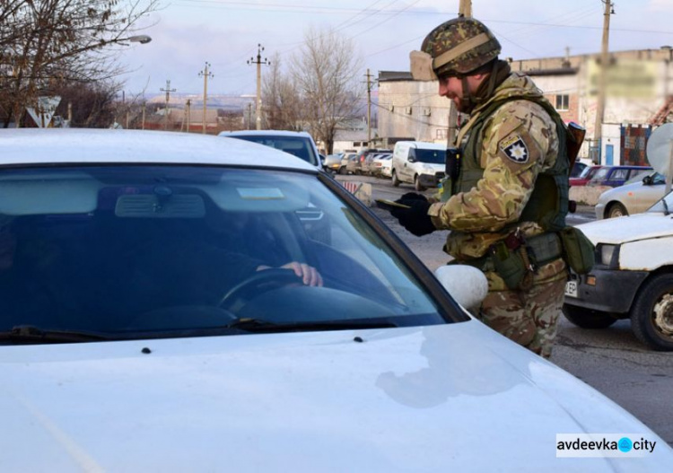 На Донетчине на внутренних блокпостах на сотрудничество с боевиками проверили 243 человека