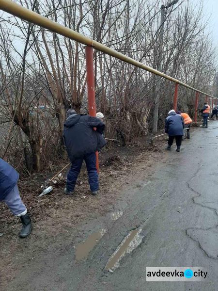 В Авдеевке проведен ряд работ по очистке города от мусора (ФОТОФАКТ)