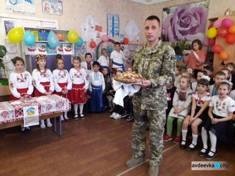 Авдеевские «симики» оказали разнообразную помощь военным и гражданским (ФОТО)