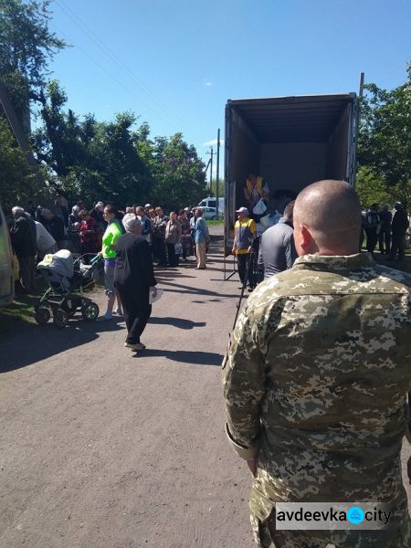 Участок по раздаче "наборов выживания"  в прифронтовой Жованке подвергся обстрелу (ФОТО)