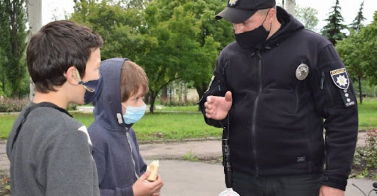 Поліція Авдіївки закликає батьків нагадати дітям правила дорожнього руху