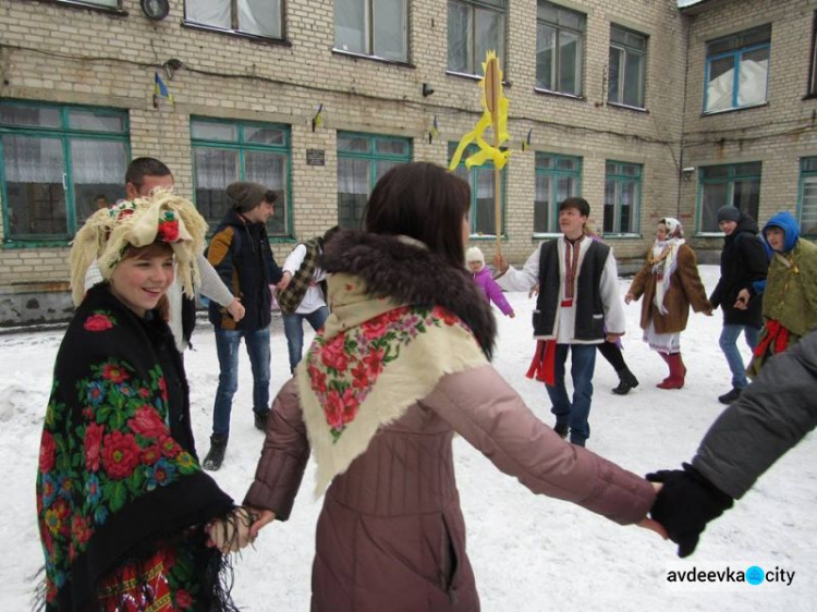 Как Авдеевские студенты  масленицу отмечали (ФОТОФАКТ)