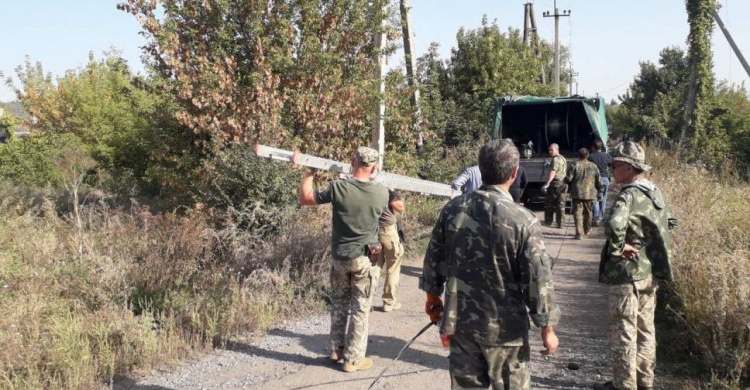 Авдеевские симики возвращали свет и развозили помощь (ФОТО)