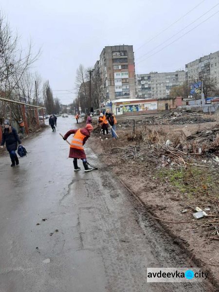 В Авдеевке проведен ряд работ по очистке города от мусора (ФОТОФАКТ)