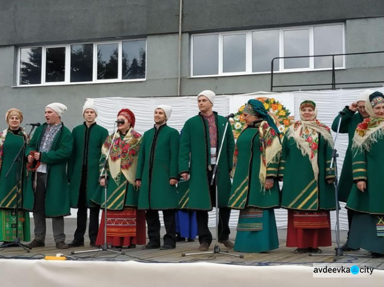 Масленичный разгуляй: Авдеевка весело встречала весну (ФОТОРЕПОРТАЖ)