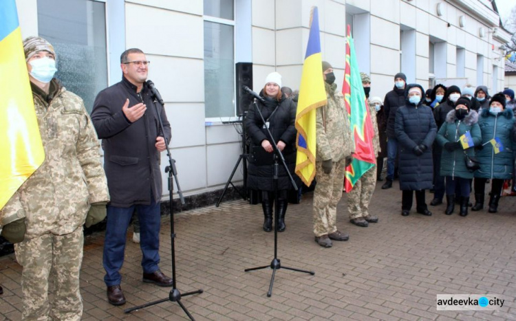 В Авдеевку прибыл первый за шесть лет войны пассажирский поезд