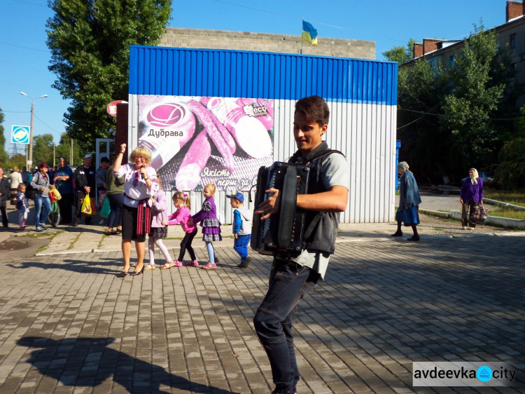 В Авдеевке спел победитель конкурса «Голос Країни» (ФОТО + ВИДЕО)