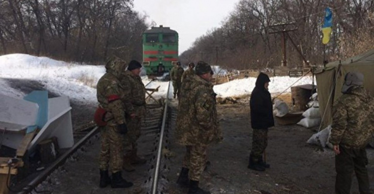 Блокировщикам  полиция Донетчины не указ