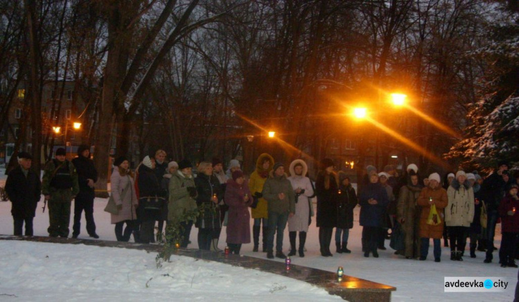 Авдіївка вшанувала пам’ять жертв Голодомору (СВІТЛИНИ)