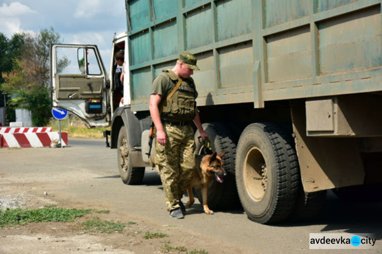 На блокпостах Донетчины обнаружили более 680 боевиков (ФОТО)