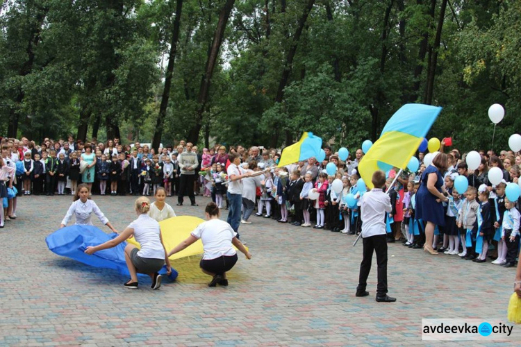 В школах Авдеевки впервые за долгое время удалось набрать семь первых классов (ФОТО)