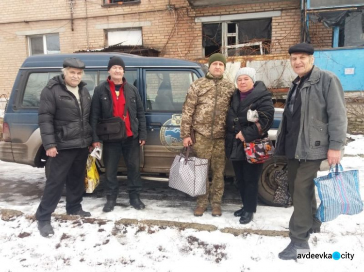 Авдеевские «симики» доставляли продукты и воду, а также обеспечивали важное сопровождение (ФОТО)