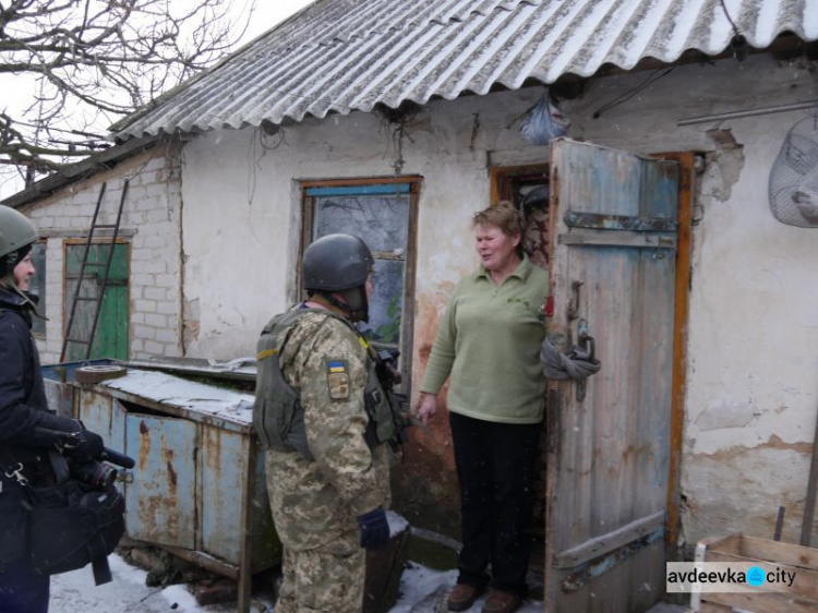  В освобожденные Травневое и Гладосово возвращается цивилизация:  электроснабжение, пенсии и дорога 