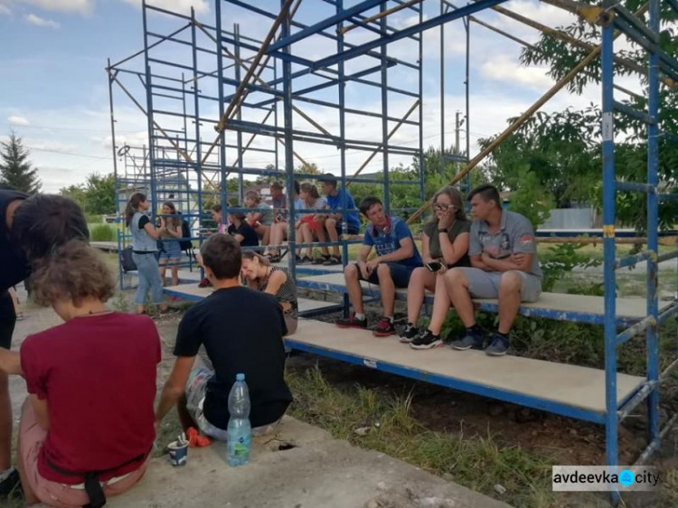 Молодь з Авдіївки взяла участь у фестивалі на руїнах (ФОТО)