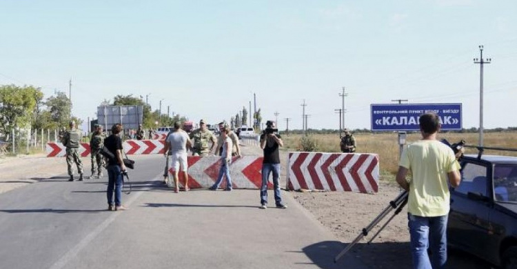 На КПВВ в зоне АТО очереди