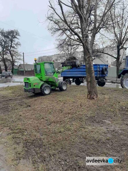 В Авдеевке проведен ряд работ по очистке города от мусора (ФОТОФАКТ)