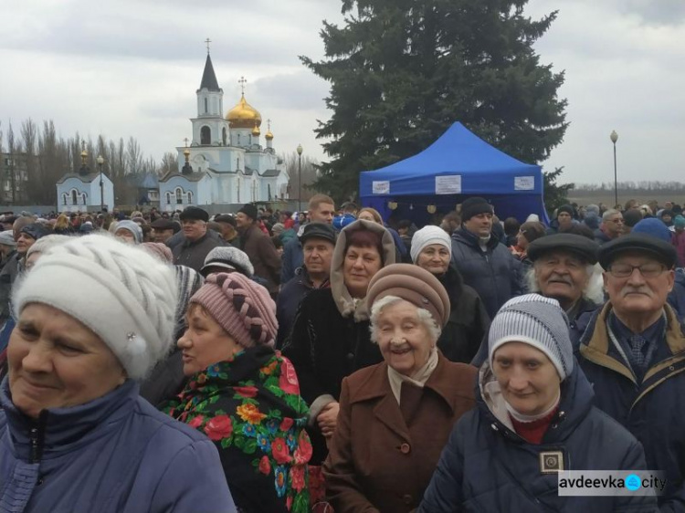 Масленичный разгуляй: Авдеевка весело встречала весну (ФОТОРЕПОРТАЖ)