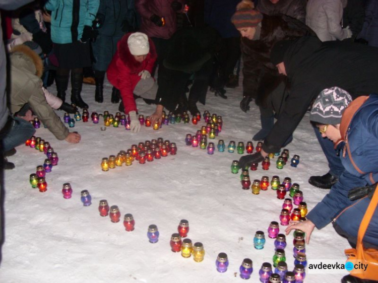 Авдіївка вшанувала пам’ять жертв Голодомору (СВІТЛИНИ)