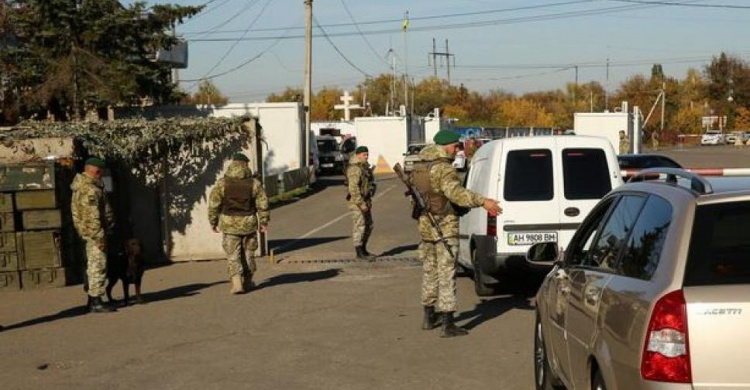 Задержания и пересечения: опубликованы новые данные с донбасских КПВВ у линии разграничения