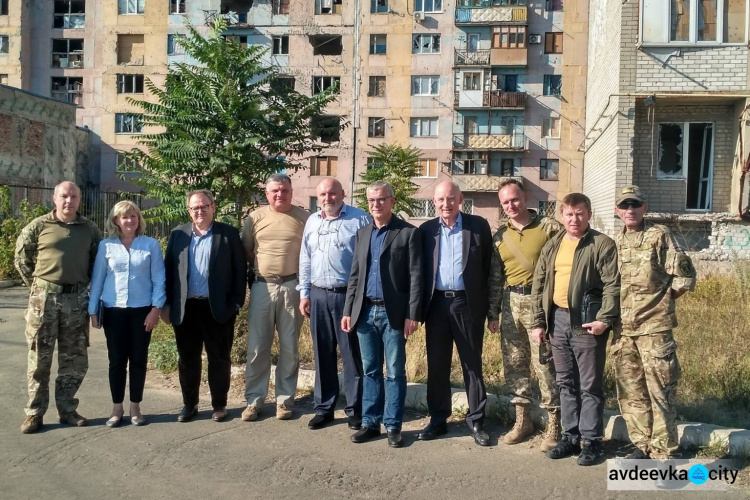 В Авдеевке «высадился» французский «десант» (ФОТО + ВИДЕО)